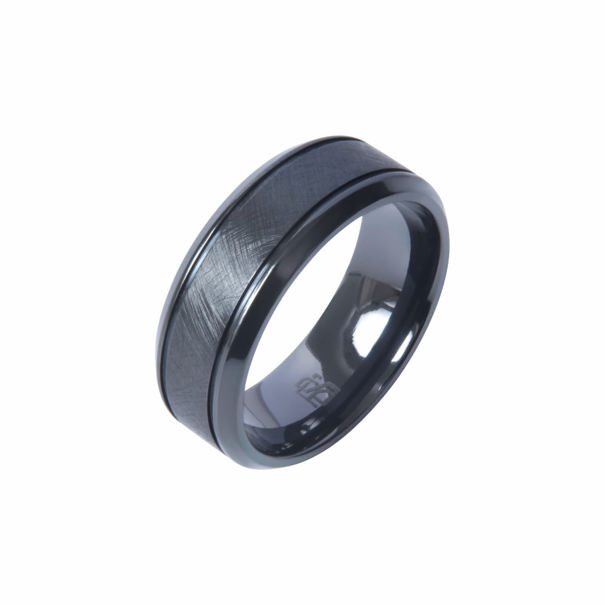 Bague Ravenstone en zirconium noir à finition brossée, positionnée verticalement sur fond blanc.